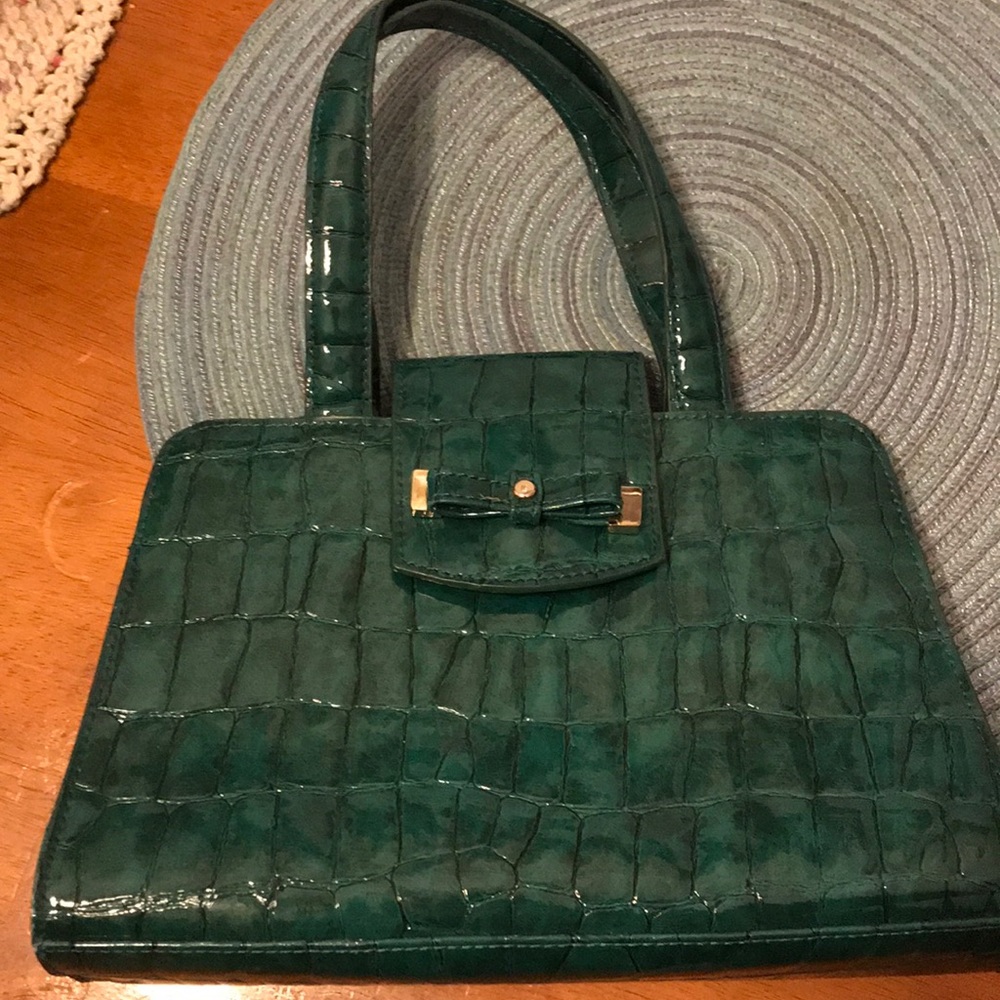 Liz Claiborne green purse and wallet